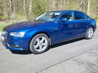 Gebraucht Audi A4 Ambiente 170 PS (125 kW) 2013 Blau Limousine