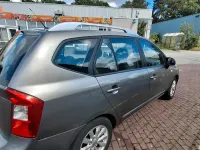 Gebraucht Kia Carens 128 PS (94 kW) 2012 Grau Van / Kleinbus