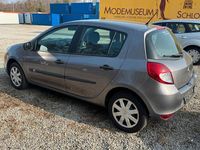 Gebraucht Renault Clio IV 75 PS (55 kW) 2012 Grau Kleinwagen
