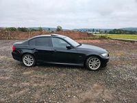 Gebraucht BMW 320 186 PS (136 kW) 2010 Schwarz Limousine
