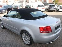 Gebraucht Audi A4 Cabriolet 140 PS (102 kW) 2009 Silbermetallic (metallic) Cabrio