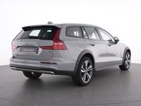 Gebraucht Volvo V60 CC Plus 197 PS (144 kW) 2024 Grau vapour grey / metallic Kombi