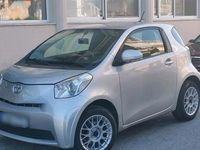 Gebraucht Toyota iQ 70 PS (51 kW) 2011 Silber Kleinwagen