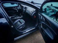 Gebraucht Opel Insignia 140 PS (102 kW) 2009 Schwarz Limousine