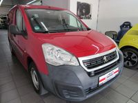 Gebraucht Peugeot Partner Premium 99 PS (72 kW) 2017 Rot Van / Kleinbus