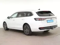 Gebraucht VW Passat Elegance 150 PS (110 kW) 2025 Oryxweiß perlmutteffekt Kombi