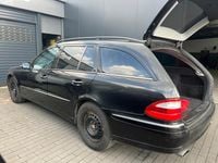 Gebraucht Mercedes E240 170 PS (125 kW) 2004 Schwarz Kombi