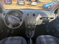 Gebraucht Ford Fusion Ambiente 80 PS (58 kW) 2011 Silber Kleinwagen