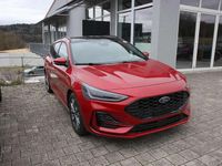 Gebraucht Ford Focus ST-Line X 155 PS (114 kW) 2024 Fantasticrot Kombi
