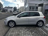 Gebraucht VW Golf VII Match 105 PS (77 kW) 2012 Silber Limousine