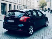 Gebraucht Ford Focus 101 PS (74 kW) 2012 Schwarz Coupé