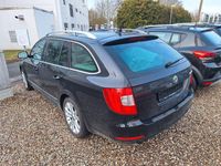Gebraucht Skoda Superb Elegance 160 PS (117 kW) 2011 Schwarz Kombi