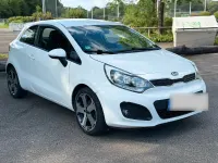 Używany Kia Rio 75 KM (55 kW) 2012 Biały Hatchback