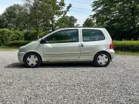 Używany Renault Twingo Initiale 58 KM (42 kW) 2002 Złoty Hatchback