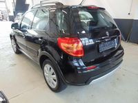 Usado Suzuki SX4 107 HP (78 kW) 2011 Preto SUV