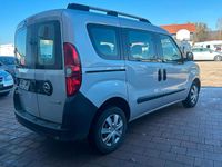 Gebraucht Opel Combo 95 PS (69 kW) 2016 Silber Van / Kleinbus