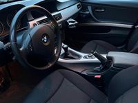 Gebraucht BMW 325 218 PS (160 kW) 2008 Schwarz Limousine