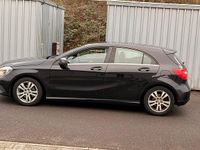 Gebraucht Mercedes A180 122 PS (89 kW) 2012 Schwarz Kleinwagen