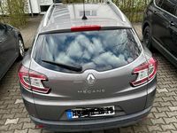 Gebraucht Renault Mégane Dynamique 110 PS (80 kW) 2011 Grau Limousine
