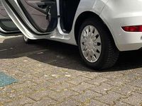 Gebraucht Ford Fiesta Trend 69 PS (50 kW) 2015 Weiß Limousine