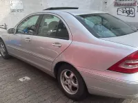Używany Mercedes C220 Elegance 143 KM (105 kW) 2002 Srebrny Sedan/Limuzyna