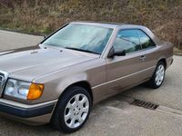 Gebraucht Mercedes 230 132 PS (97 kW) 1989 Beige Coupé