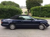Gebraucht Mercedes E200 136 PS (100 kW) 1995 Blau Cabrio