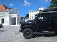 Gebraucht Land Rover Defender 143 PS (105 kW) 2011 Schwarz SUV