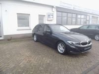 Gebraucht BMW 320 190 PS (139 kW) 2023 Black sapphire metallic Kombi
