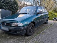 Gebraucht Opel Astra 75 PS (55 kW) 1997 Grün Limousine