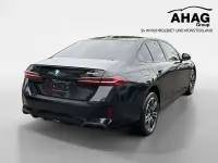 Neu BMW 550e Sport Line 489 PS (359 kW) 2026 Saphirschwarz Limousine
