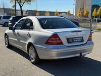 Second-hand Mercedes C240 170 CP (125 kW) 2000 Argintiu Berlinǎ