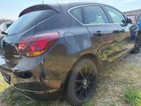 Gebraucht Opel Astra 140 PS (102 kW) 2011 Schwarz Limousine