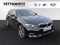 Gebraucht BMW 330e Sport Line 292 PS (214 kW) 2022 Black sapphire metallic metallic Limousine