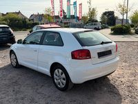 Gebraucht Audi A3 Attraction 105 PS (77 kW) 2011 Weiß Kleinwagen
