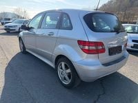 Gebraucht Mercedes B180 108 PS (79 kW) 2010 Silber Van / Kleinbus