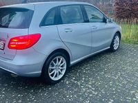 Gebraucht Mercedes B180 122 PS (89 kW) 2013 Silber Van / Kleinbus