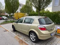 Gebraucht Opel Astra 105 PS (77 kW) 2004 Gold Limousine