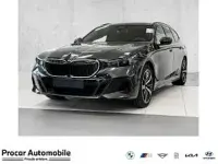 Neu BMW 520 M Sport 197 PS (144 kW) 2026 Grau (sophistograu brillanteffekt metallic) Kombi