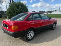 Käytetty Audi 80 Design 90 HP (66 kW) 1990 Punainen Sedan