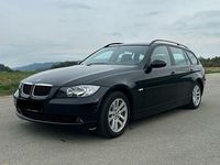 Gebraucht BMW 320 163 PS (119 kW) 2007 Schwarz Kombi