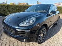 Second-hand Porsche Cayenne 262 CP (192 kW) 2016 Albastru SUV