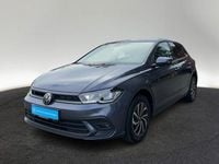 Gebraucht VW Polo Life 95 PS (69 kW) 2023 5w rauchgrau metallic Kleinwagen