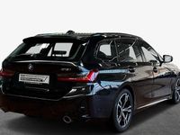 Gebraucht BMW 318 Performance 156 PS (114 kW) 2023 Saphirschwarz metallic Kombi