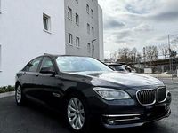 Gebraucht BMW 740 313 PS (230 kW) 2013 Grau Limousine
