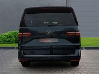 Gebraucht VW Multivan Life 150 PS (110 kW) 2025 Starlight blue metallic Van / Kleinbus