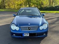 Gebraucht Mercedes C200 163 PS (119 kW) 2002 Blau Coupé
