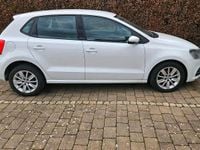 Gebraucht VW Polo Comfortline 75 PS (55 kW) 2015 Weiß Kleinwagen