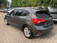 Gebraucht Ford Focus Cool & Connect 101 PS (74 kW) 2021 Magneticgrau (metallic) (metallic) Limousine