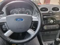 Używany Ford Focus Ghia 116 KM (85 kW) 2005 Czarny Sedan/Limuzyna